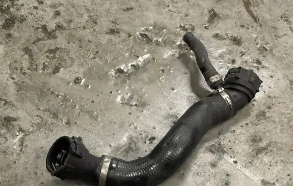 BMW X5 E70 Engine coolant pipe/hose 7576403 NW3245