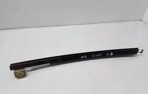 Mercedes-Benz E W211 Rear door windshield rail 