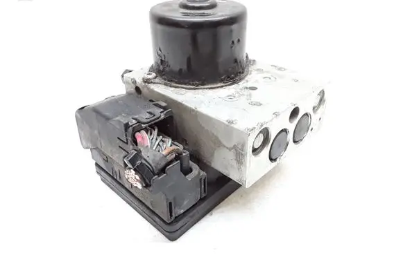 Volvo XC90 ABS Pump 30793445