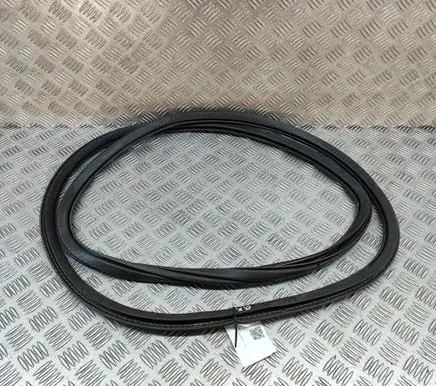 Volvo XC90 Rubber seal rear door 31457674