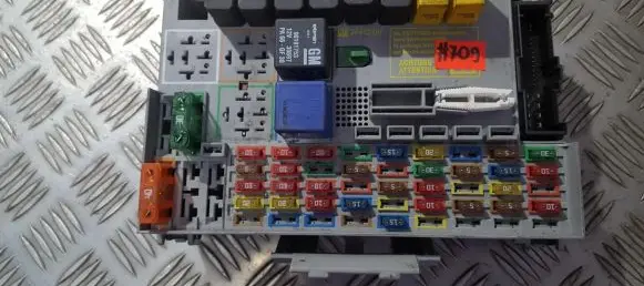 Opel Zafira A Fuse box set 24412497 24431677