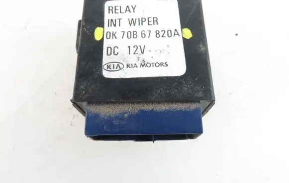 KIA K2500, K2700, K3000 Window wiper interval relay 0K70B67820A