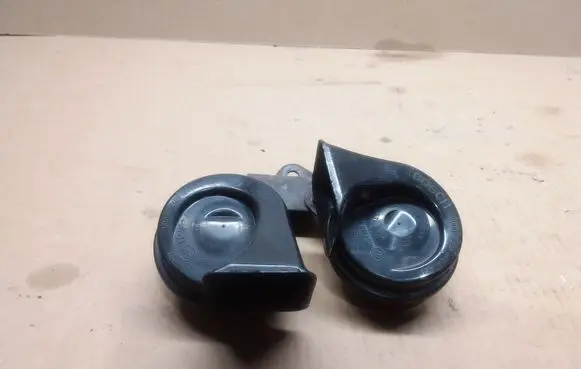 Toyota Avensis T270 Horn signal