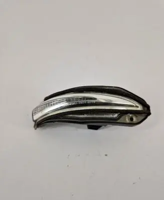 Toyota RAV 4 (XA40) Front indicator light 01513593