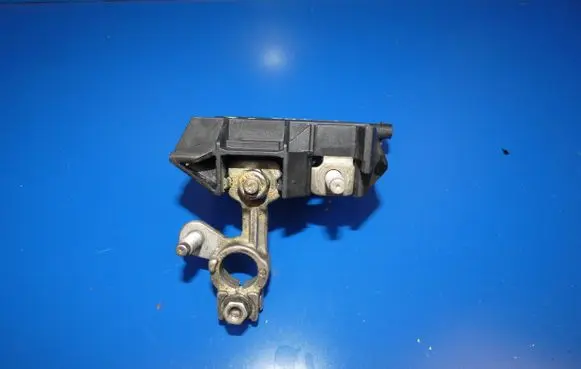 Mercedes-Benz C W205 Battery relay fuse A0009061505 1110055 15041533967
