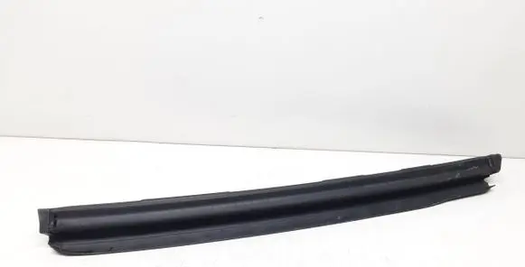 Volvo C70 Rubber seal front coupe door window 31258487 9212372