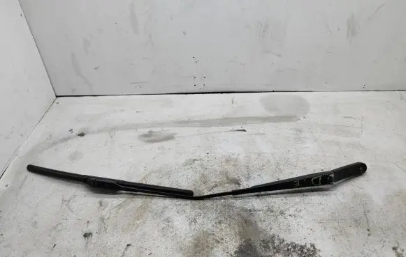 Skoda Octavia Mk3 (5E) Front wiper blade arm