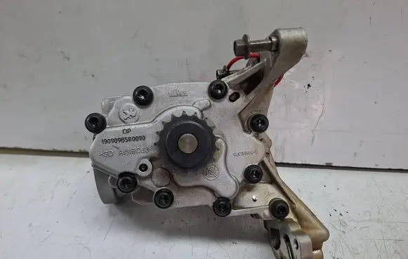 Peugeot 208 II Oil pump S27612061 9801943580