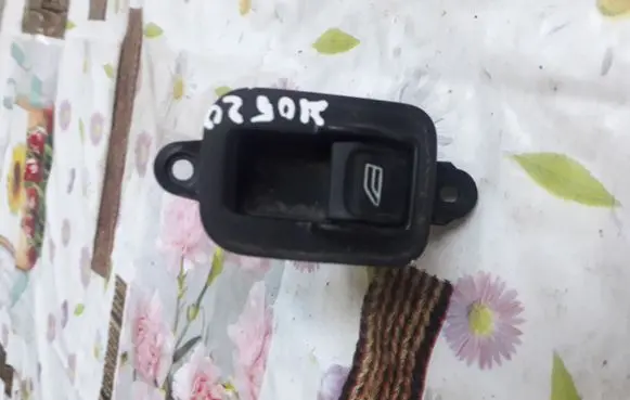 Volvo V50 Electric window control switch