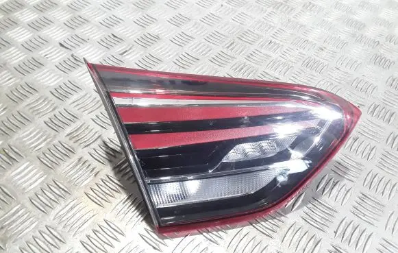 Tailgate rear/tail lights
