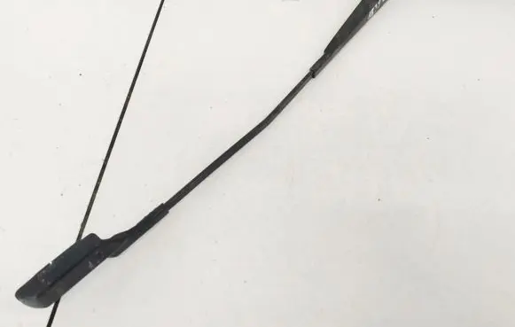 Volkswagen PASSAT B6 Front wiper blade arm 3C1955410B