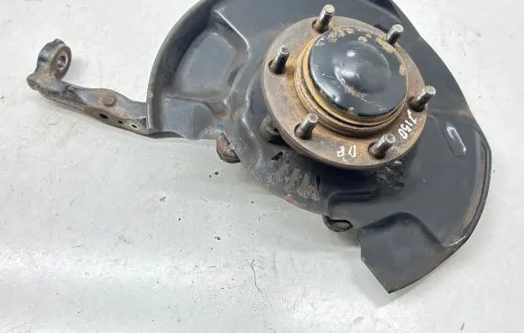 Toyota Land Cruiser (J150) Front wheel hub spindle knuckle