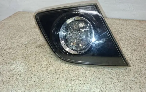 Mazda 3 I Tailgate rear/tail lights P2913L E110641
