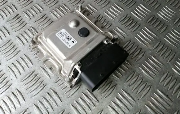 Renault Trafic III (X82) Adblue control unit 0281032615 237G00049R 237G00001R