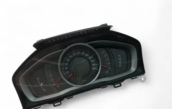Volvo V70 Speedometer (instrument cluster) 31412862