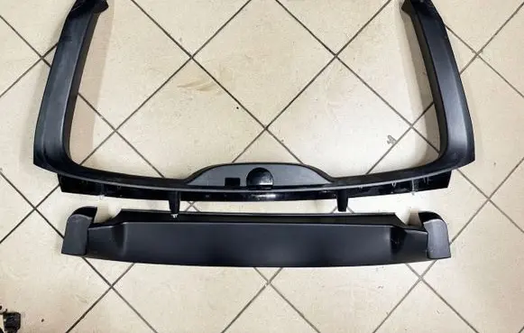 BMW 5 F10 F11 Tailgate trim 7207030 52850610 7210633