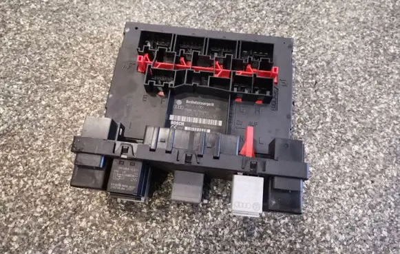 Volkswagen PASSAT B6 Comfort/convenience module 3C0937049J