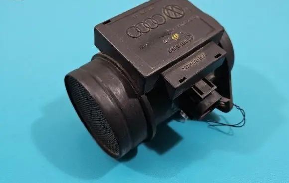 Volkswagen PASSAT B4 Mass air flow meter 074906461 IMPRK1455780