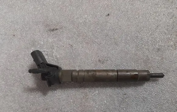Mercedes-Benz ML W164 Fuel injector A6290700087 6290700087