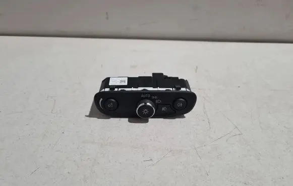 Opel Insignia B Light switch 84215920