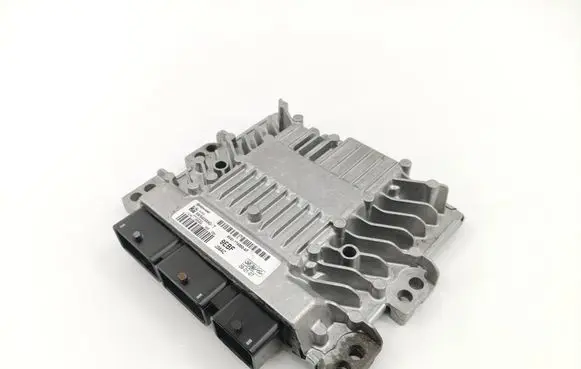 Ford Kuga I Engine control unit/module ECU 8V4112A650AF