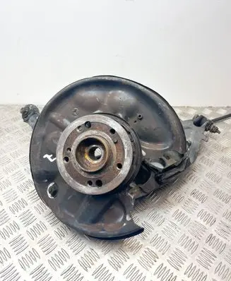 Rear wheel hub