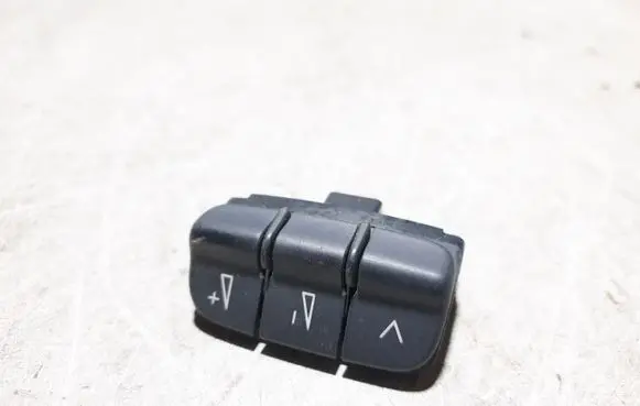 Audi A6 S6 C5 4B Steering wheel buttons/switches 8E0951527A 8E0951527 8E0951527R