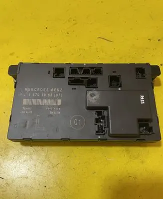 Mercedes-Benz E W211 Door control unit/module 2118701985