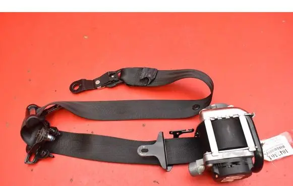 Volvo V60 Front seatbelt 39818843
