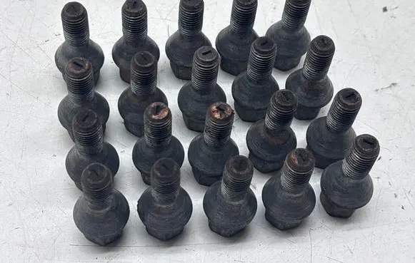 Nissan Qashqai J12 Nuts/bolts 
