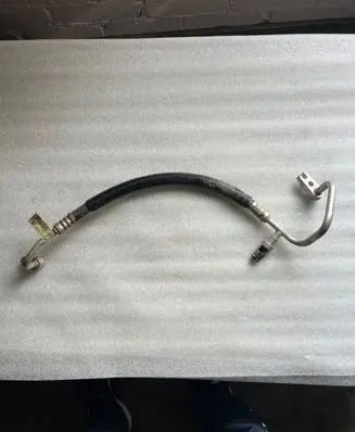 Jeep Grand Cherokee Air conditioning (A/C) pipe/hose 68161179AA