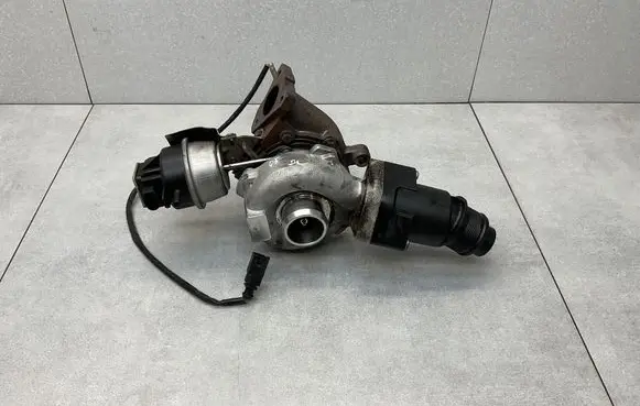 Audi Q5 SQ5 8R Turbo 03L145702E