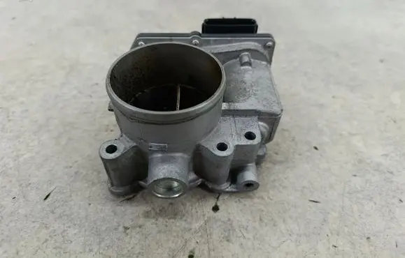 Subaru Legacy Throttle body valve 16112AA260