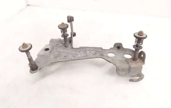 Mercedes-Benz C W205 Pneumatic air compressor holding bracket A2053200143