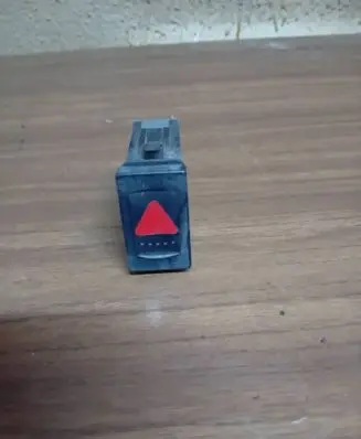 Volkswagen PASSAT B5.5 Hazard light switch 3B0953235B