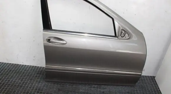 Mercedes-Benz S W220 Front door