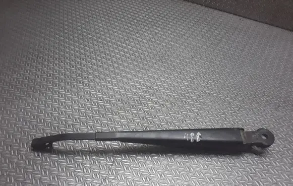 Volkswagen PASSAT B4 Rear wiper blade arm