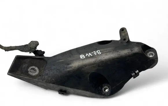 BMW X5 E70 Engine mount bracket 6772679