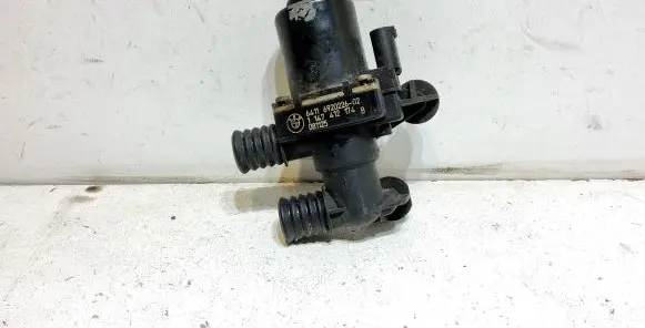 BMW 5 E60 E61 Coolant heater control valve 6920226 1147412174 64116920226