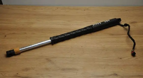 Volvo S90, V90 Tailgate strut 31690206