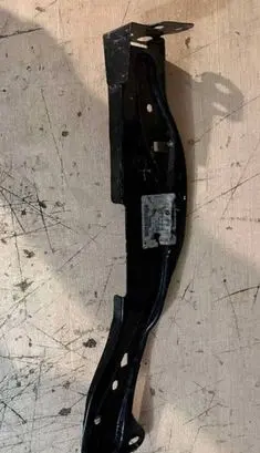 Opel Crossland X Radiator mount bracket 39054945