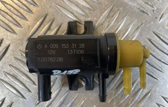 Mercedes-Benz SLK R172 Turbo solenoid valve A0091533128 13T108 70078208