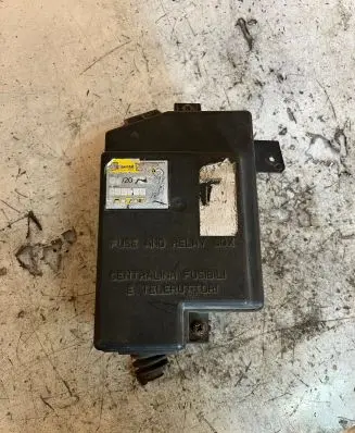 Alfa Romeo 159 Fuse module 50504455