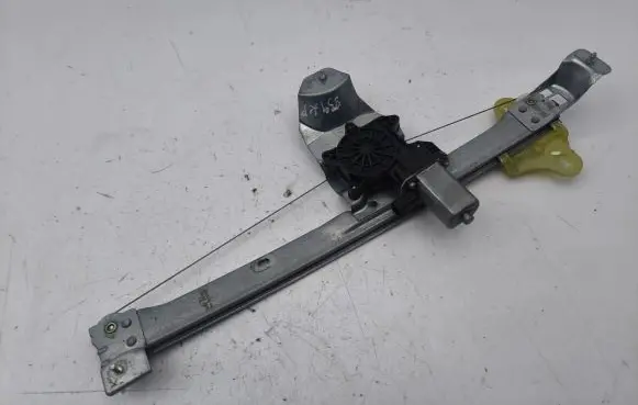 Renault Zoe Front door window regulator with motor 9030319C