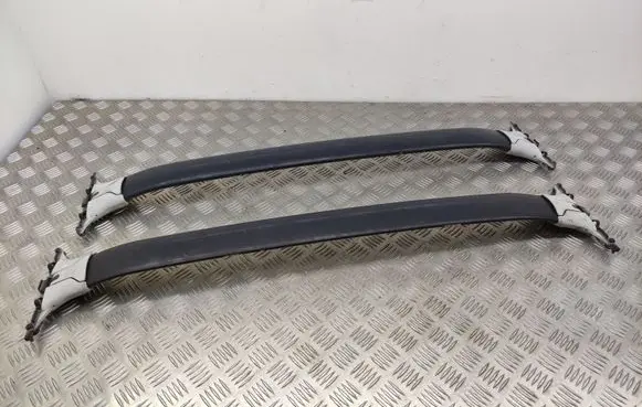 Hyundai Santa Fe Roof transverse bars on the 