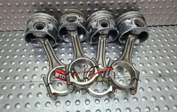 Peugeot 308 Piston with connecting rod S27635671 9818178480 YH01