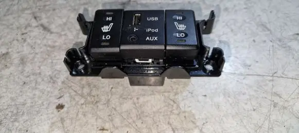 Hyundai Santa Fe USB socket connector 202008452