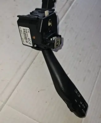 Volkswagen Golf VI Indicator stalk 1K0953513A 10350141015005 01103501