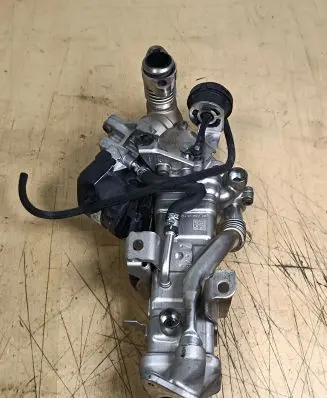 BMW X5 F15 EGR valve cooler 1171782235003 11717822350 7822350