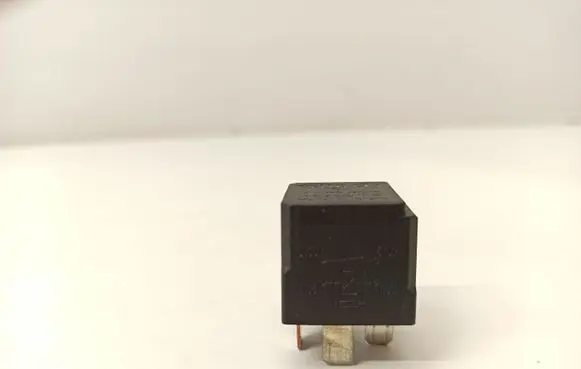 Mercedes-Benz CLS C219 Other relay A0025421319